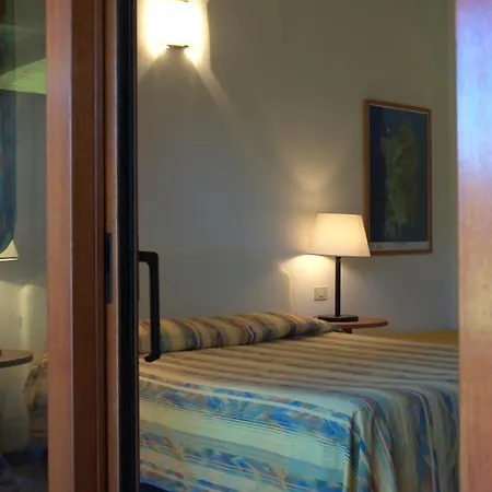 Cala Paradiso База отдыха 4*