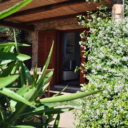 Cala Paradiso 산테오도로